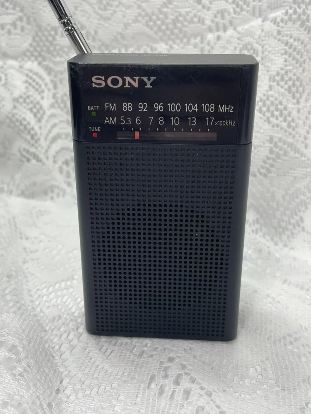 Sony Handheld Portable FM/AM Radio | ICF-P26 | Excellent Condition | Tested ✅
